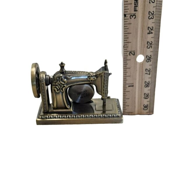 Vintage Brass Sewing‎ Machine Mini Clock Quartz Movement Not Tested Need Battery - Picture 10 of 10